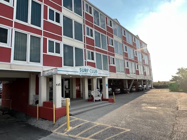 Surf Club Oceanfront Hotel